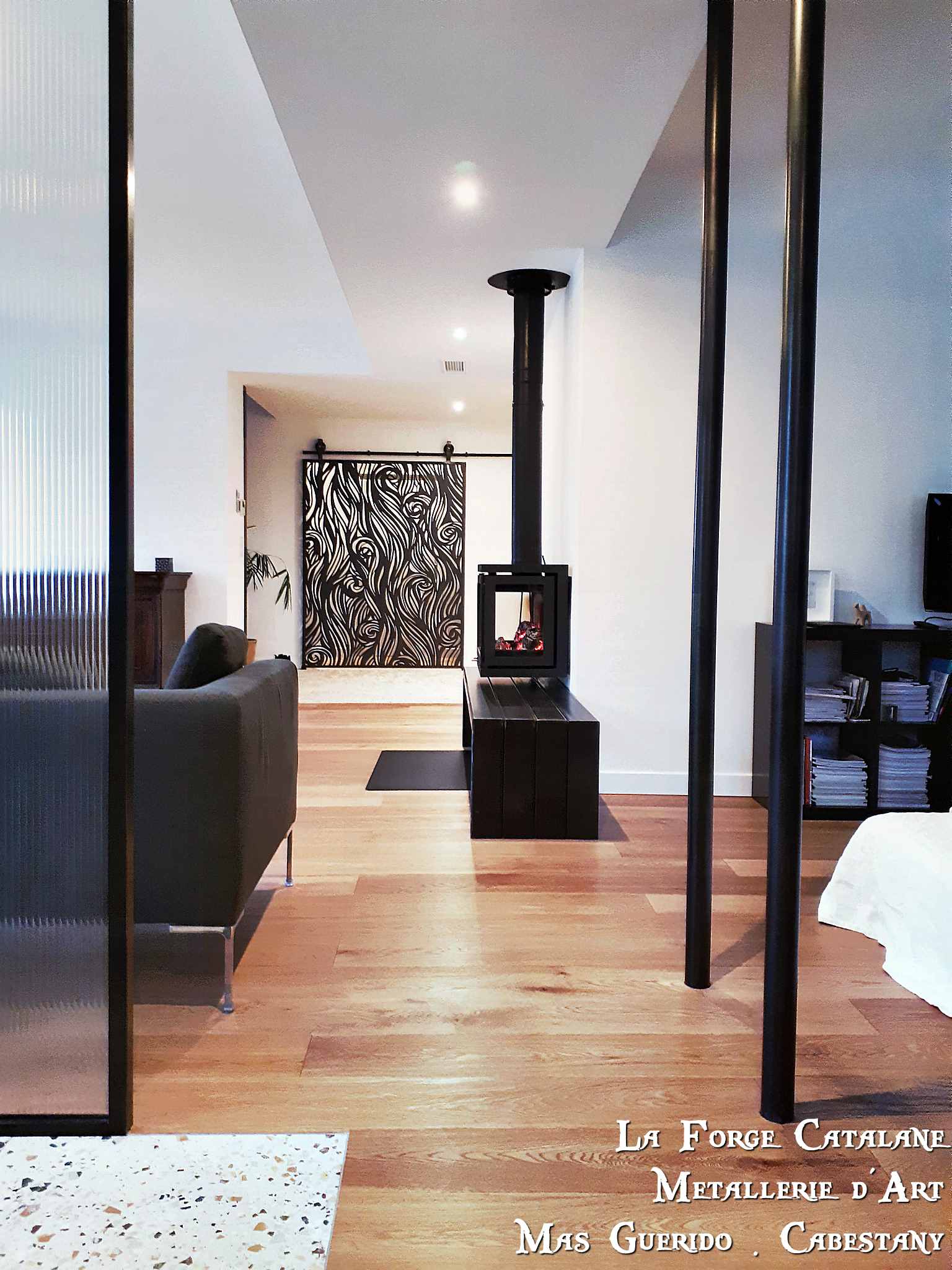 meuble tole en fer support cheminee.jpg